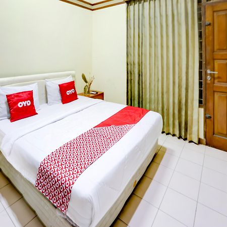 Oyo 90066 Tobana Pejaten House Джакарта Экстерьер фото
