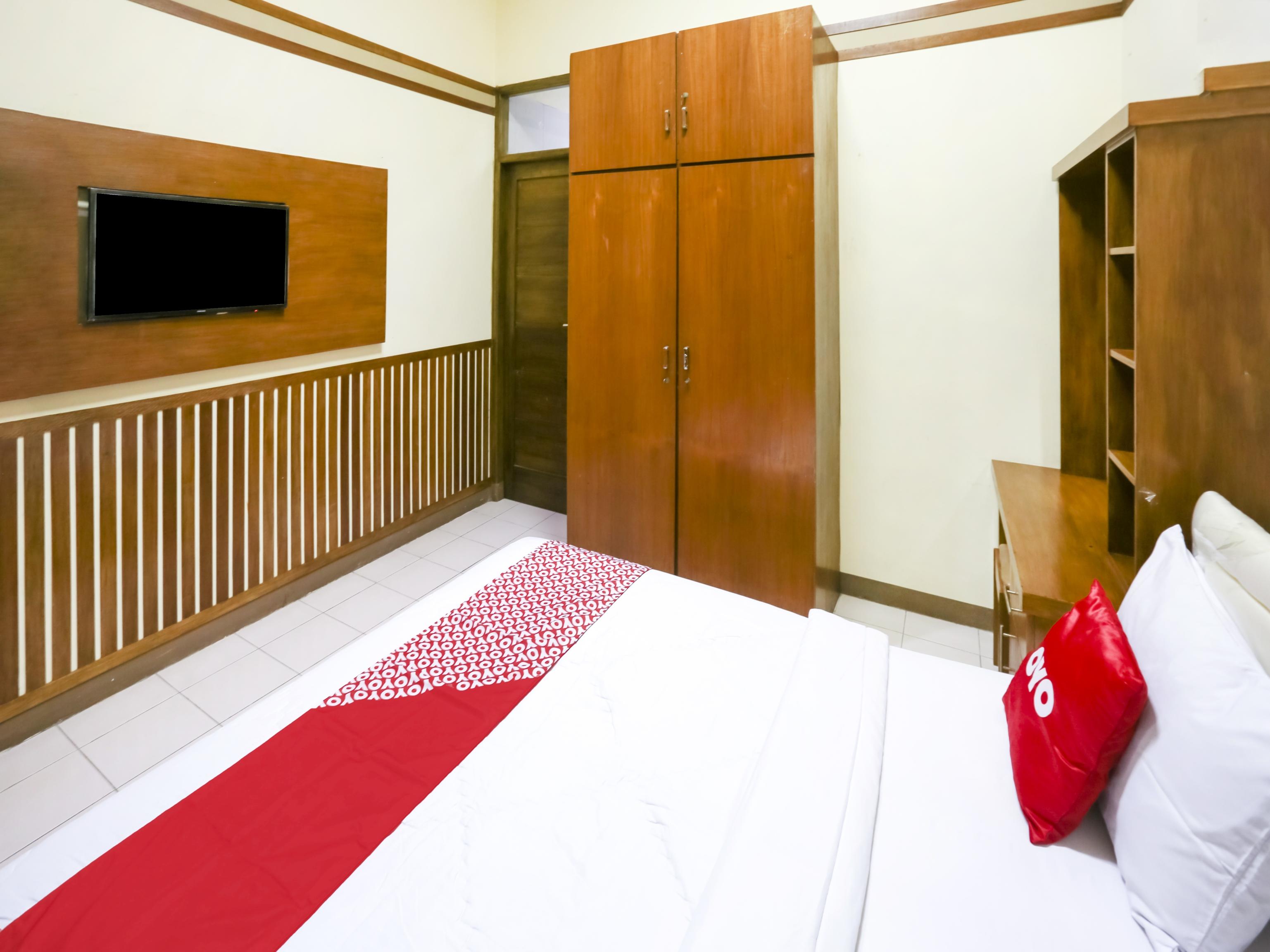 Oyo 90066 Tobana Pejaten House Джакарта Экстерьер фото
