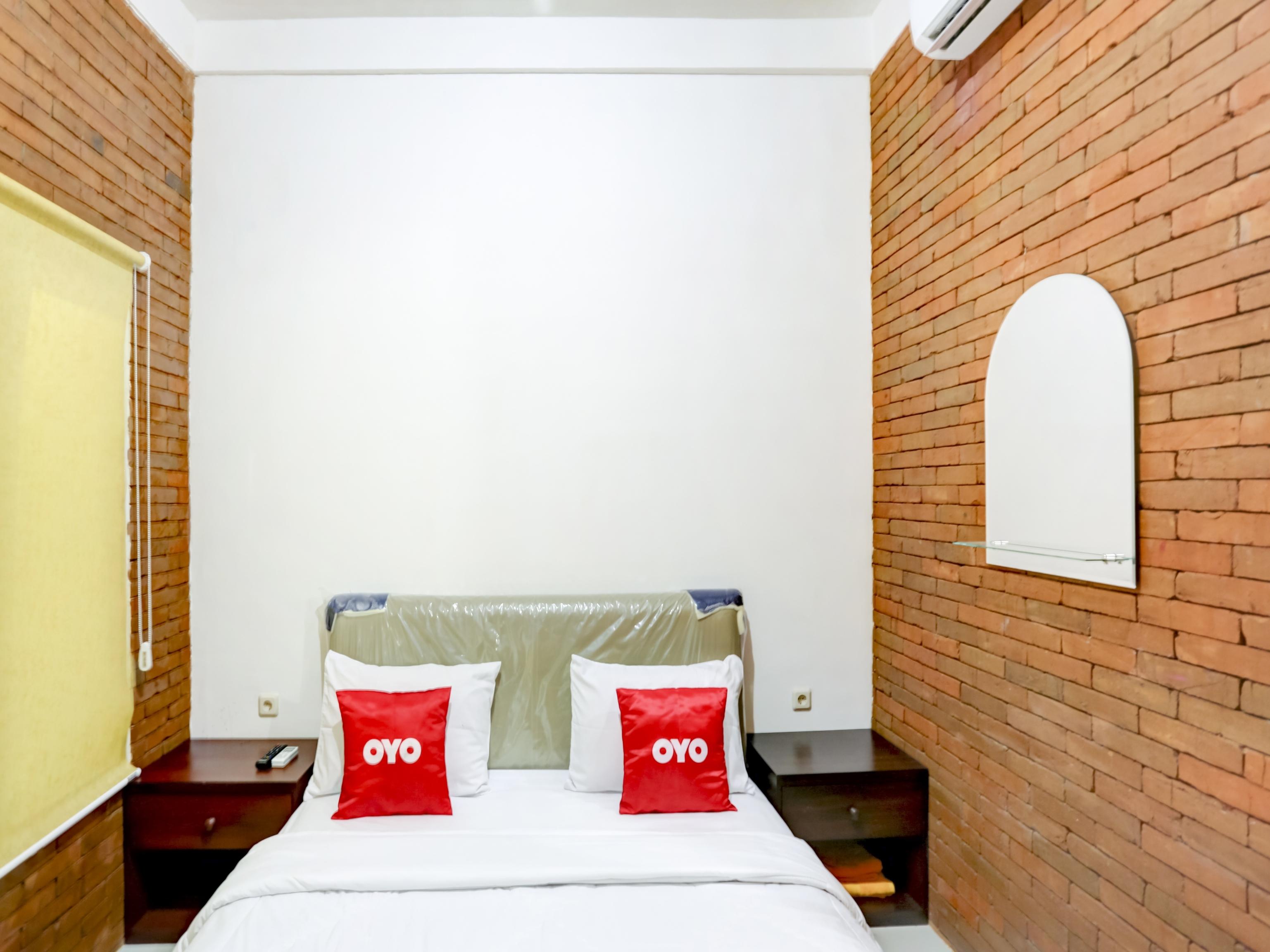 Oyo 90066 Tobana Pejaten House Джакарта Экстерьер фото