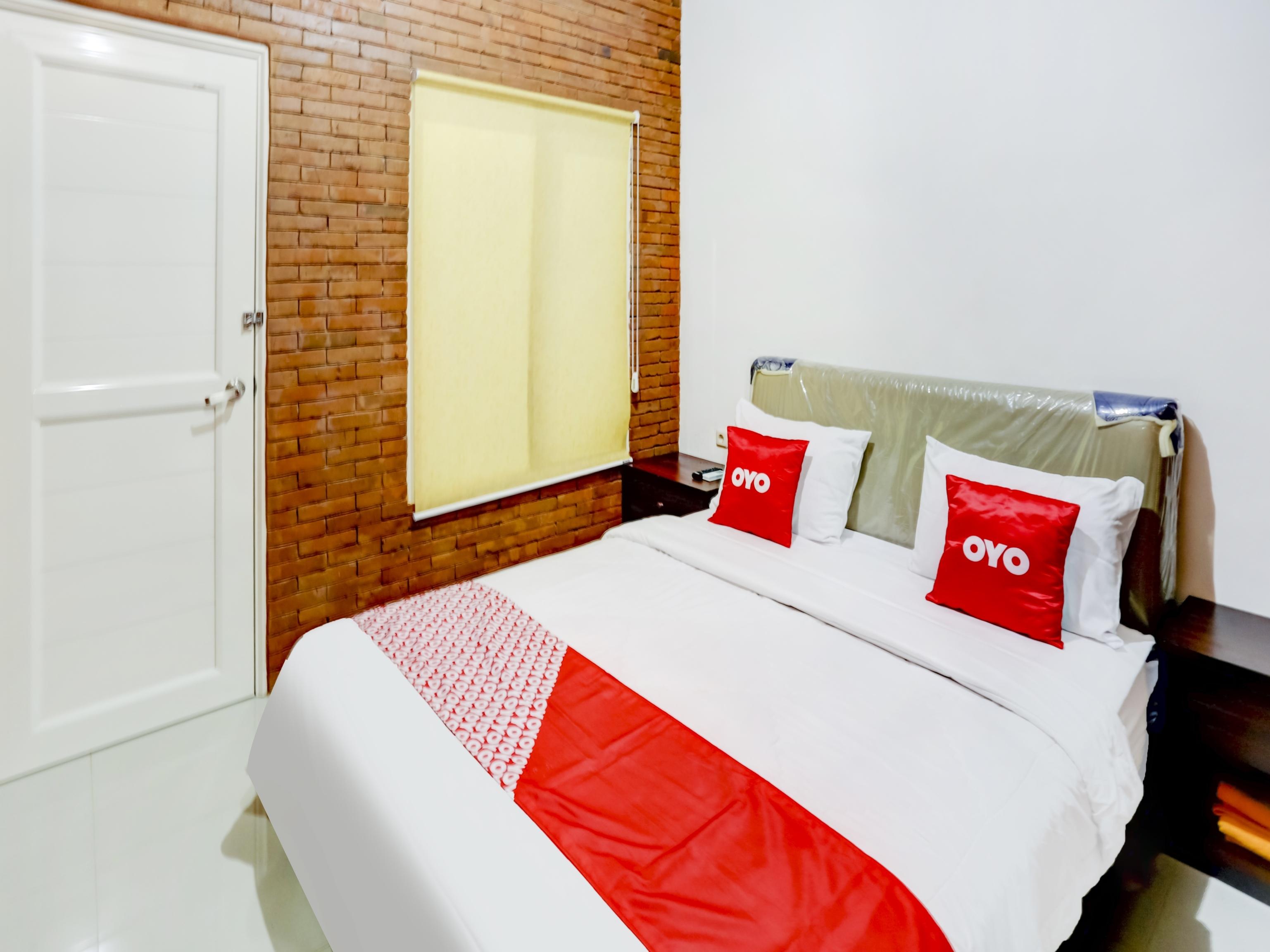Oyo 90066 Tobana Pejaten House Джакарта Экстерьер фото