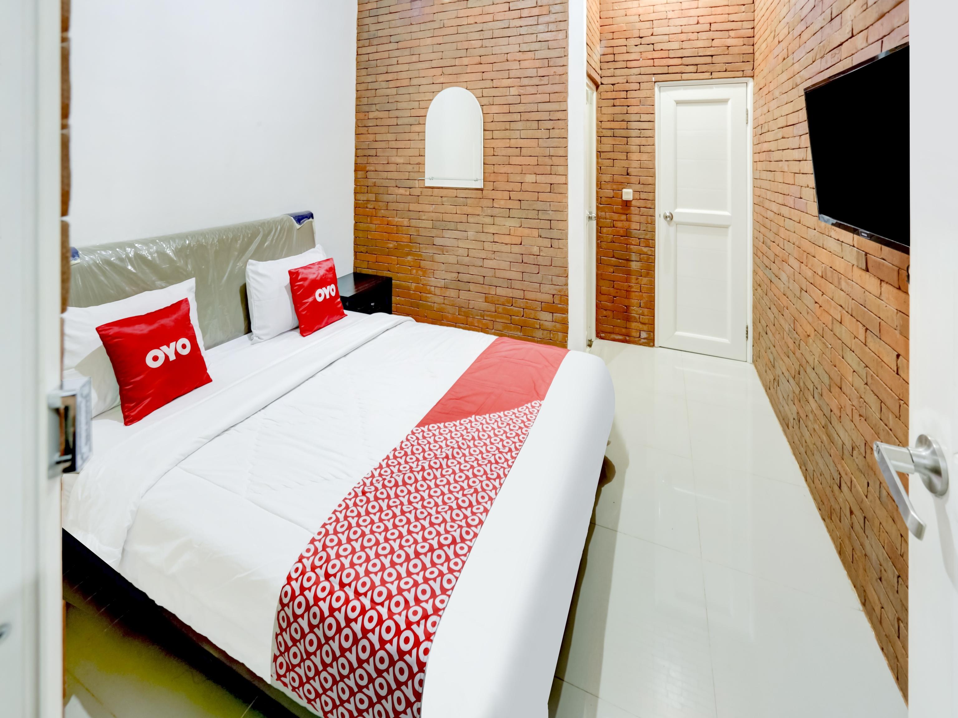 Oyo 90066 Tobana Pejaten House Джакарта Экстерьер фото