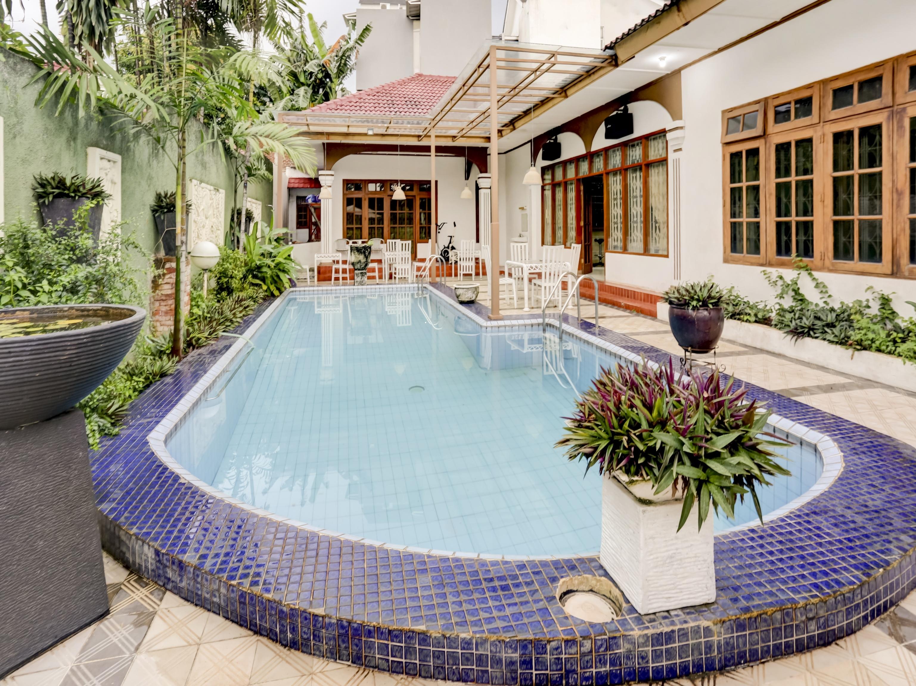 Oyo 90066 Tobana Pejaten House Джакарта Экстерьер фото
